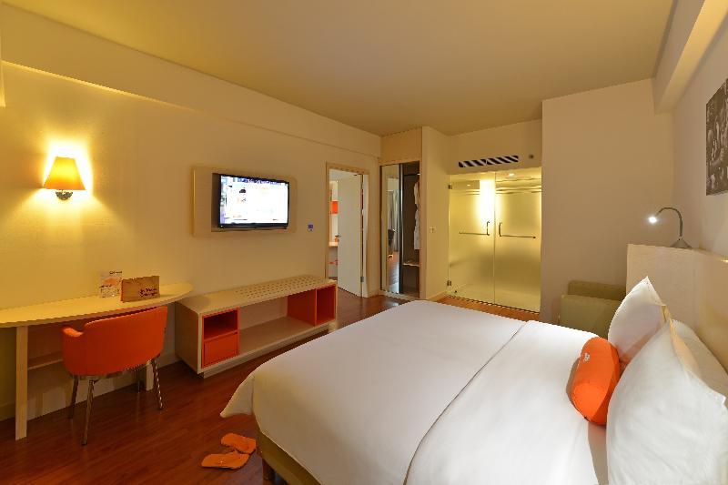 Harris Hotel & Conventions Ciumbuleuit Bandung Esterno foto